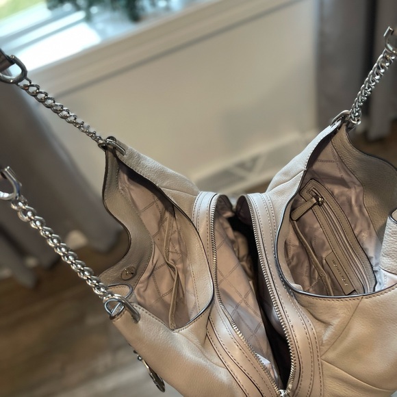 EUC large Michael kors shoulder bag. Matching wallet/ wristlet also listed - Picture 5 of 6